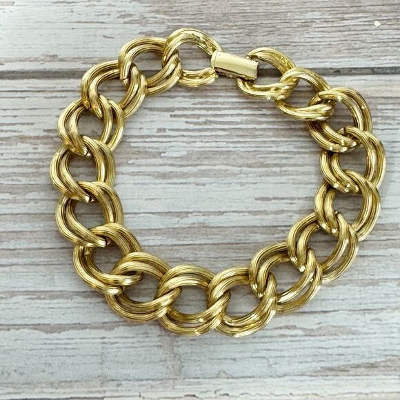 Avon Vintage Textured Chunky Double Curb Chain Link Bracelet Large 7.5” Signed - Picture 1 of 12